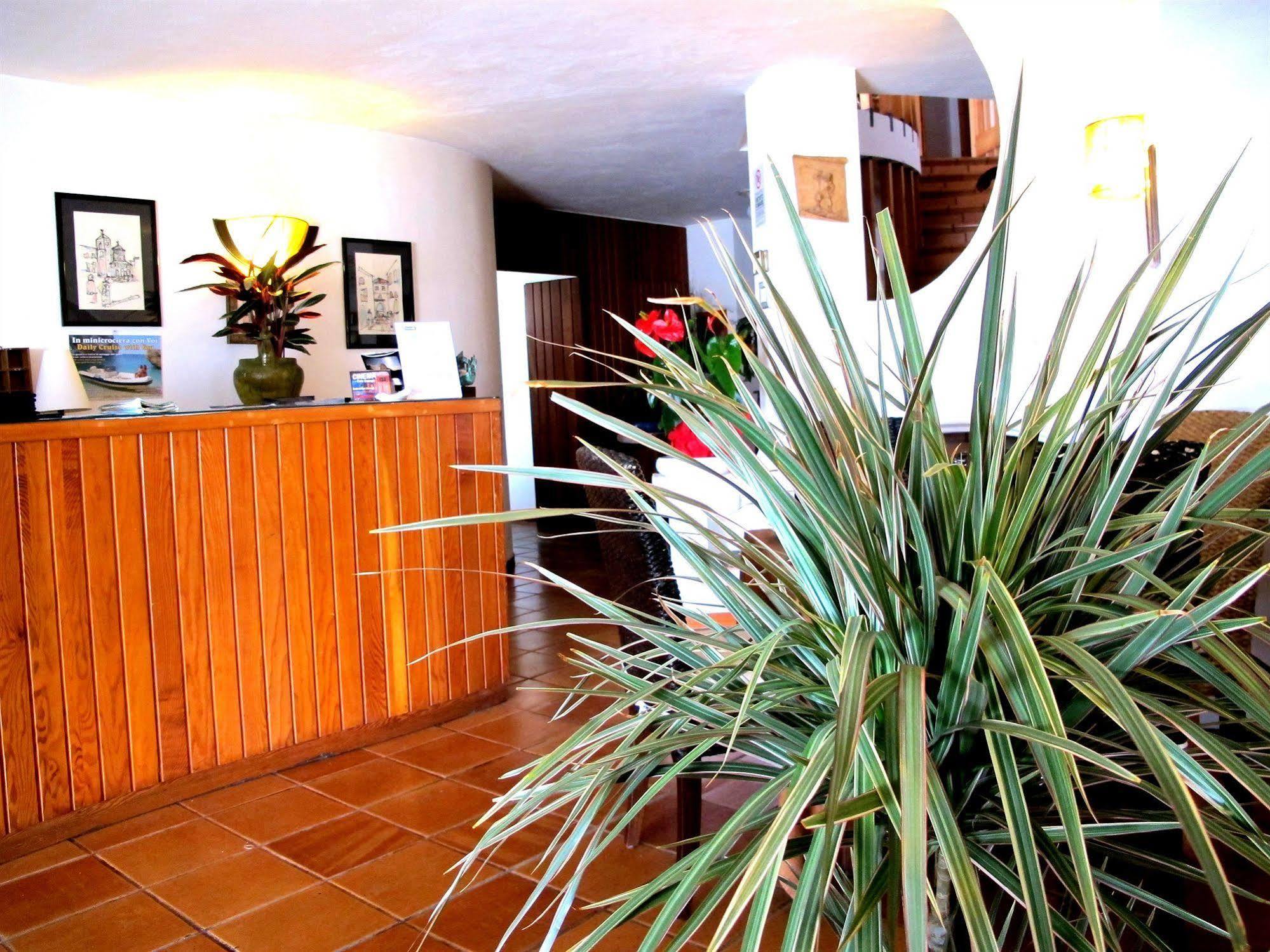 Hotel Pop Cala Gonone Exterior foto